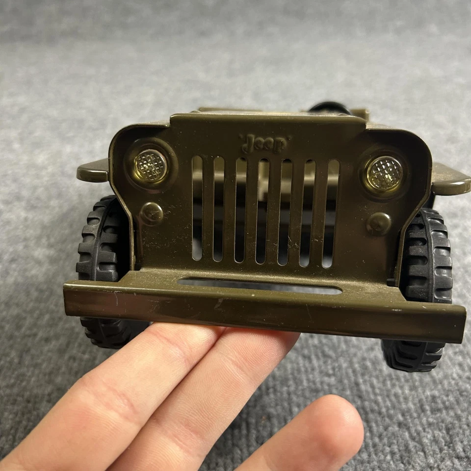 Camión de juguete vintage Tonka Jeep Army años 60 militar de acero prensado GR2-2431 verde EE. UU. Foto 2 de 4