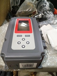 Honeywell T775M2048 Temperature Controller NEW (No Box) w/ Sensor & Manual