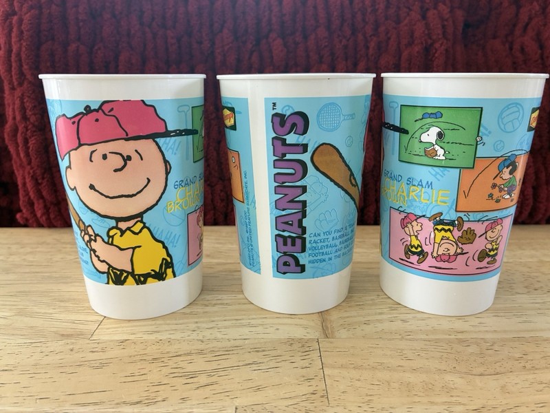 SNOOPY! Plastic Cups f. Charlie Brown and Snoopy - Denny's Promotion - 3 pieces