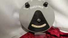 Crest Audio Dallas-Arbiter Fuzz Face Effects Pedal JP