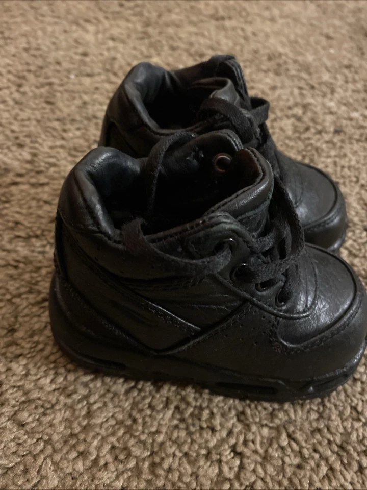 Botas Nike Air ACG Goadome niños pequeños (talla 4c) Foto 3 de 4