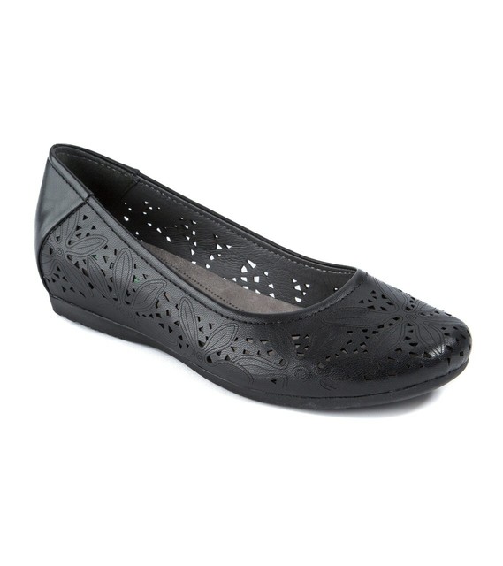bare traps womens flats