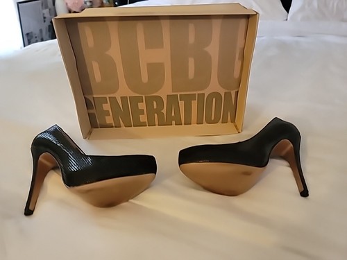 BCBG PARADE Leather Snake Black Stileto Pumps Heels Shoes Women Size 6M - Picture 5 of 7
