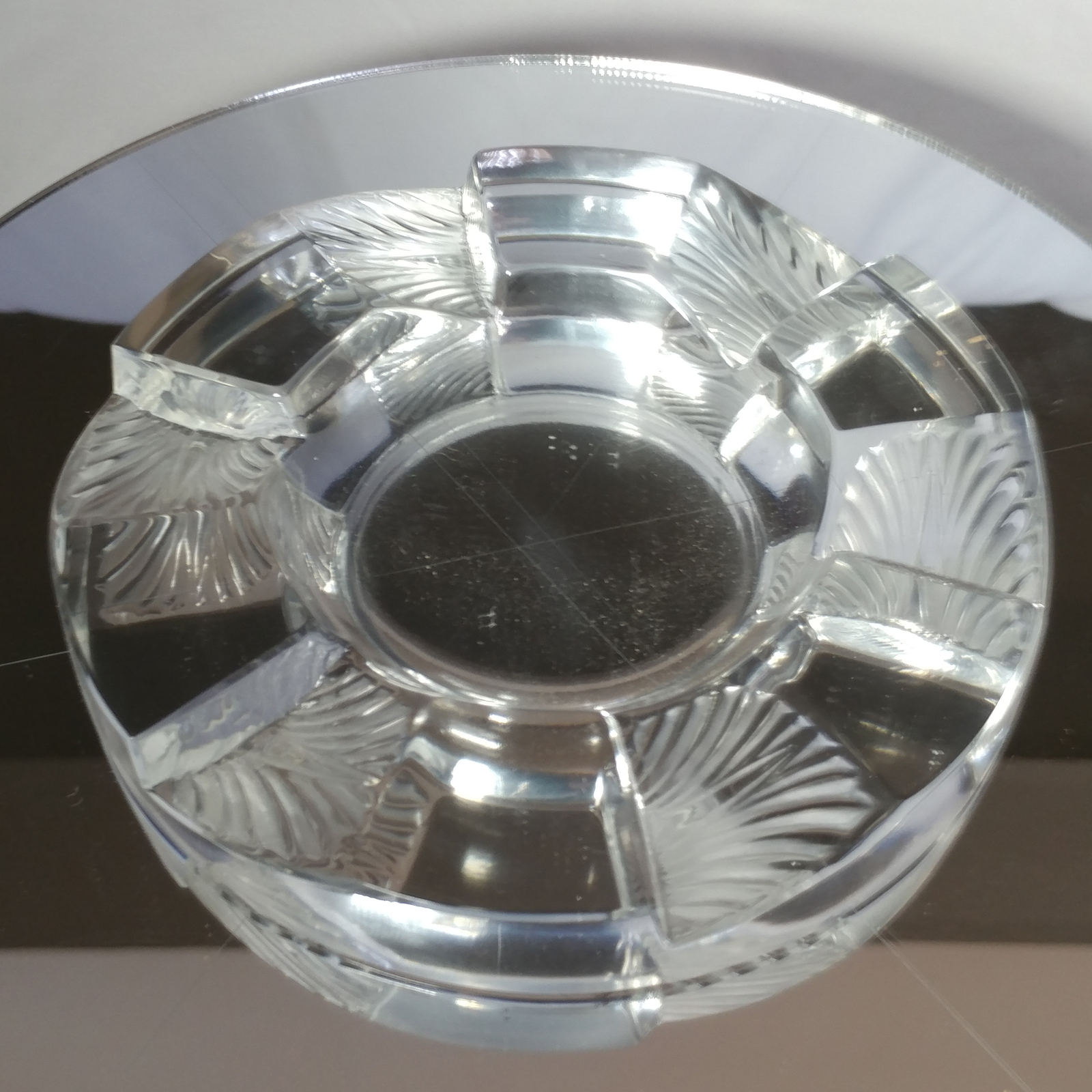  LALIQUE CRYSTAL ASHTRAY