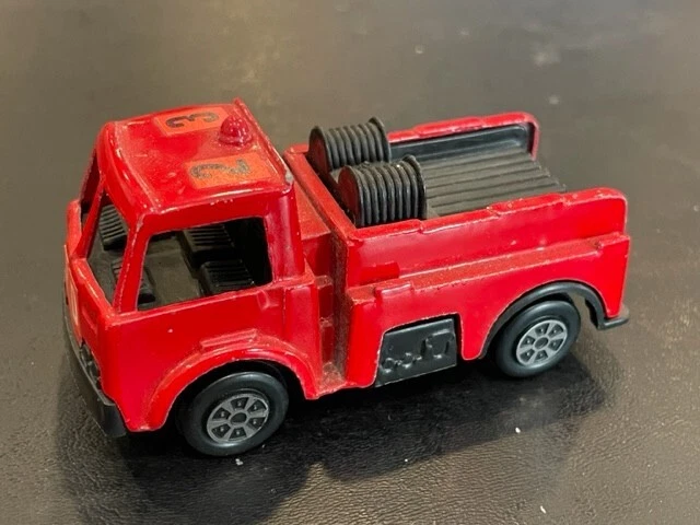 1970 Tootsie Toy metal Fire Truck Made in Chicago USA 4