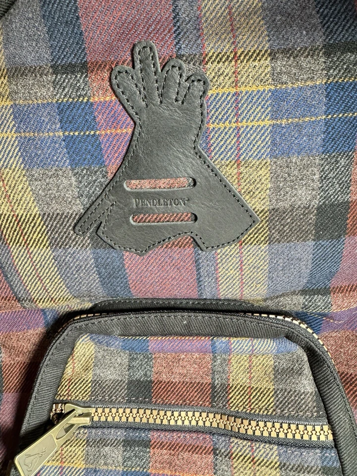 Mochila de lã xadrez tartan Pendleton com alça de couro - Imagem 2 de 4