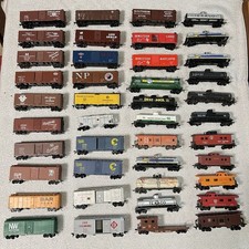 Lot of 42 HO Scale Boxcars Tankers And Caboose Erie D H A WP More
