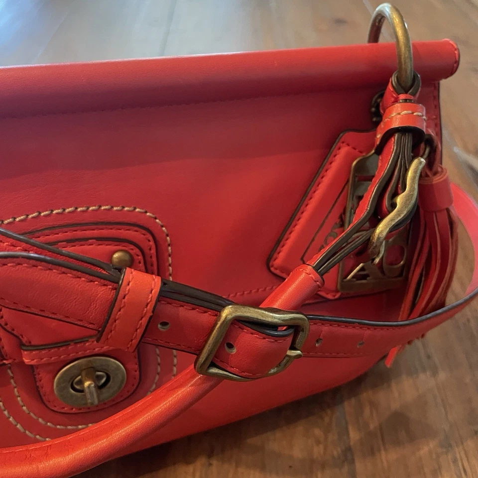 Vintage Pre-Owned Coach Legacy City Willis Crossbody bag in Red (good condition) - Image 4 of 4