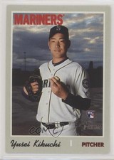 2019 Topps Heritage High Number Yusei Kikuchi (Holding Ball) #526 3do