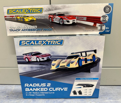 Scalextric Radius 2 Banked Curve & Crash Barrier Set (Bundle Set)