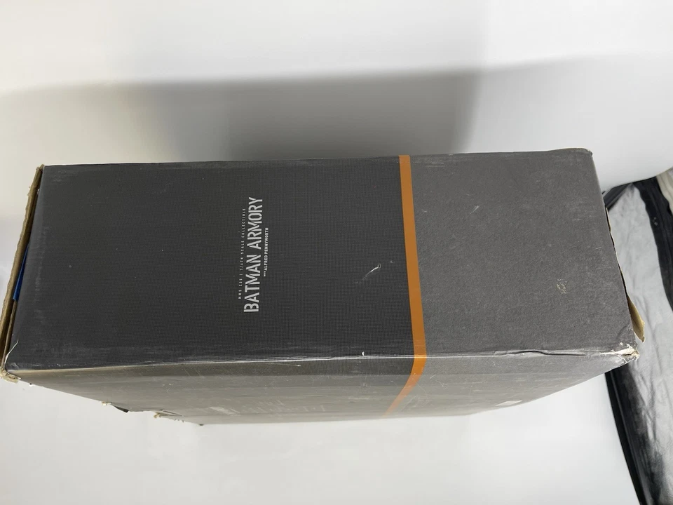 1/6 Dark Knight Batman Armory With Alfred By Hot Toys - Image 3 of 4