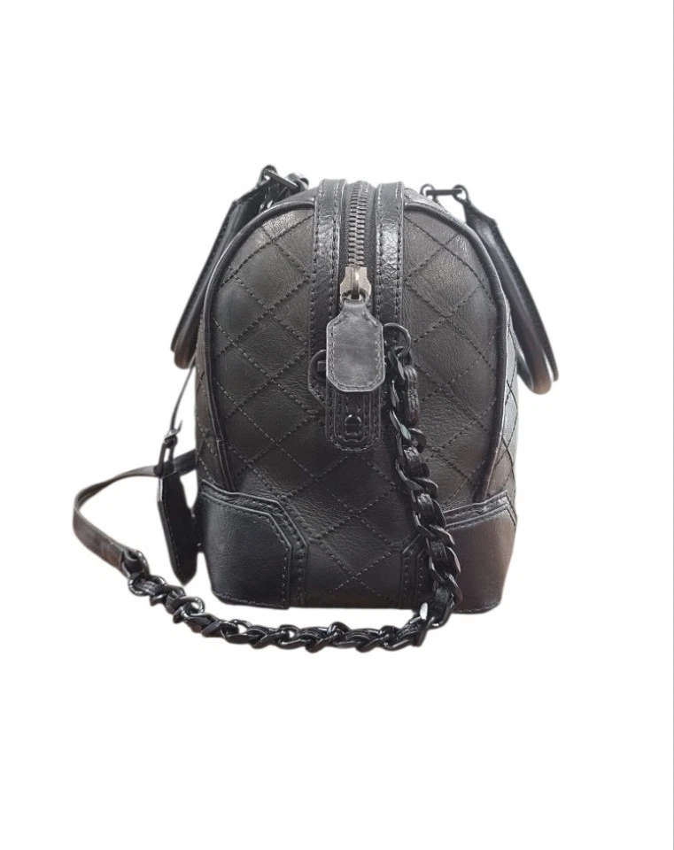 Bolso/cartera Alice + Olivia Eloise de cuero acolchado negro. Foto 2 de 4