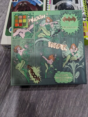 Dc Batman X Revolution Poison Ivy Eyeshadow Palette Assorted Colors Make-Up