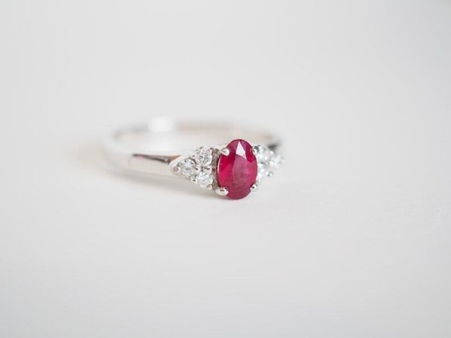 10K Solid White Gold Natural Ruby and Diamonds Solitaire Women Promise Ring - Picture 3 of 6