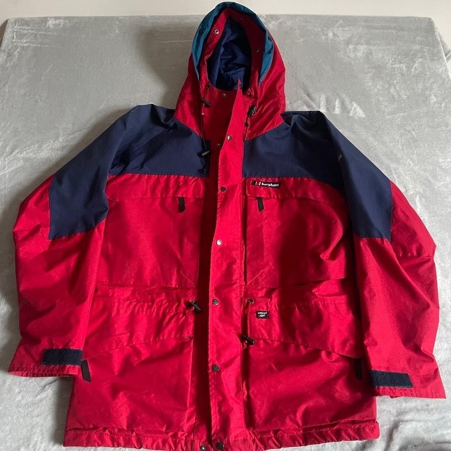 Berghaus Mera Peak Jacket Men's Large Red Navy Gore-Tex Liam