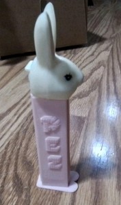 Vintage Rabbit Easter Bunny PEZ candy dispenser 1993