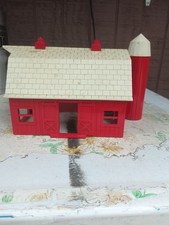 Plasticville Barn And Silo