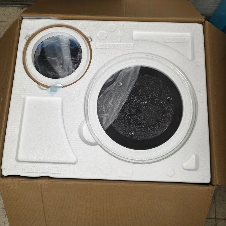 GE 1,6 Cu. Horno microondas de encimera de pies | GCST16S1WSS | NOB Foto 3 de 4