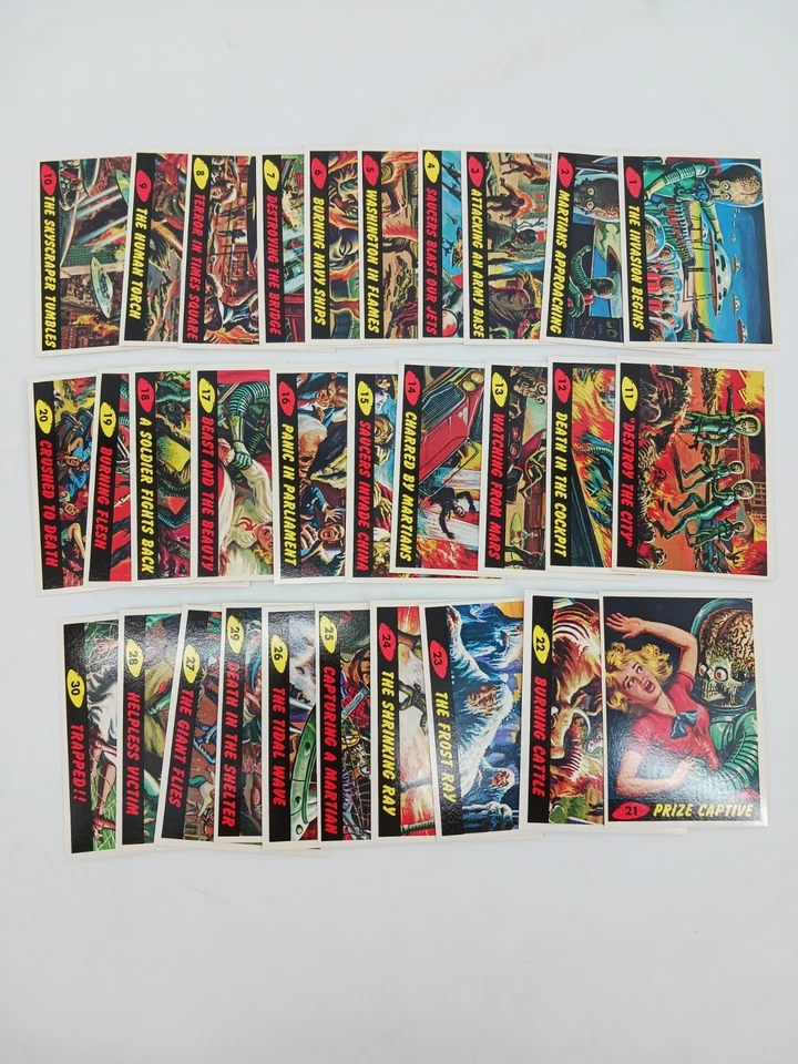 Topps Mars Attacks Trading Cards 1994 ristampa deluxe set base completo di 100 - Immagine 2 di 4