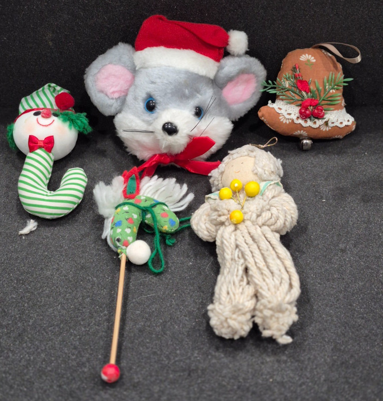 New Lot of 5 Vintage Style Fabric Christmas Ornaments