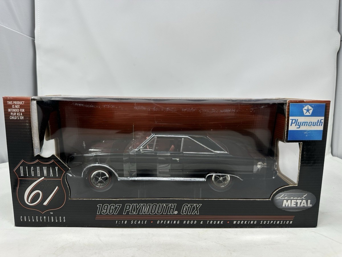 Highway 61 1:18 1967 Plymouth GTX Black Diecast Opening Hood Trunk