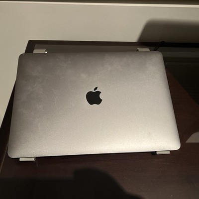 Apple MacBook Pro 13.3'' (1 TB SSD, Intel Core i5 10th. Gen., 2.0 GHz, 16GB RAM)