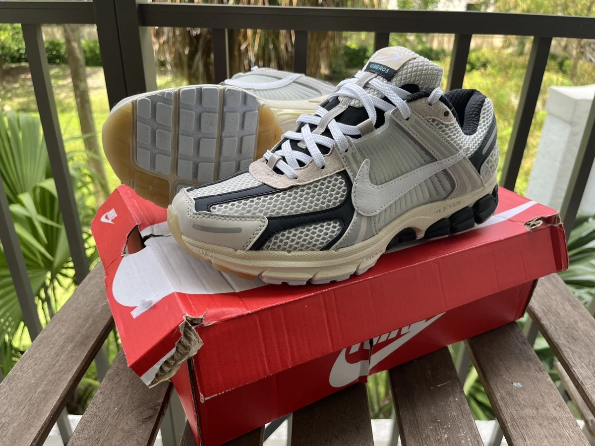 Preços baixos em Nike Air Zoom Vomero 5 Supersonic | eBay