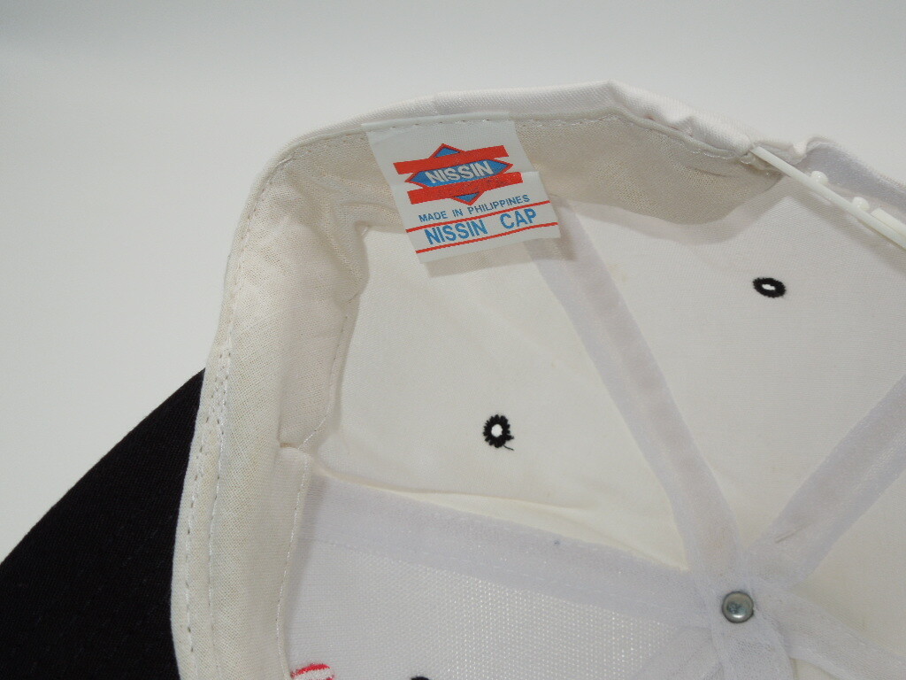 SLAM IT !!! New with Tags Michael Jordan Bulls Vintage CAP detail on back of tag