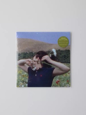 Billie Eilish BIRDS OF A FEATHER UO限定 Amazon.com: Birds Of A Feather (UO Exclusive) 7