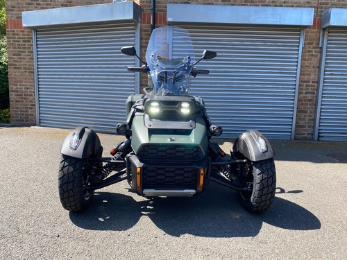 Can-Am Spyder Canyon Redrock — Moss Green Satin - Picture 4 of 24