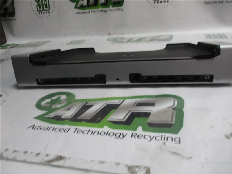 Base Henge Docks HD02HA13MBPR para MacBook Pro Retina de 13 pulgadas 2016-2020 Foto 4 de 4