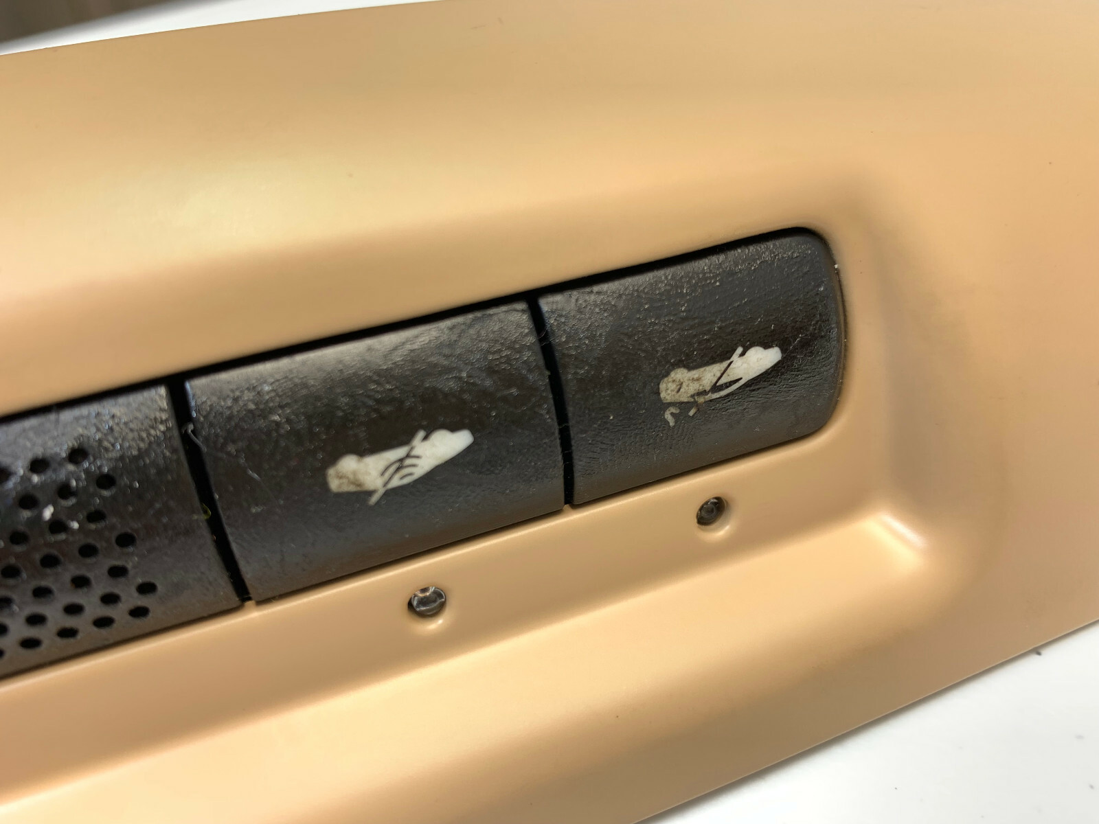 2007 Maserati Quattroporte M139 Headliner Switch Push Button Panel  67712700 
