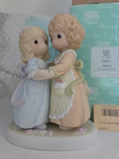 Precious Moments A Very Special Bond 488240 with box