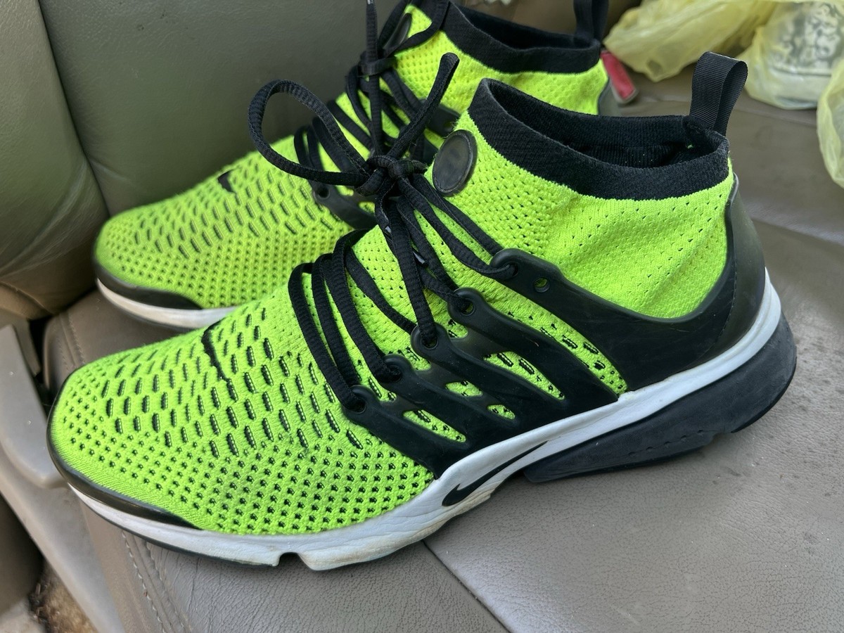 Nike Air Presto Flyknit Ultra - Volt Nike Air Presto Flyknit Ultra Black White Men main image 3