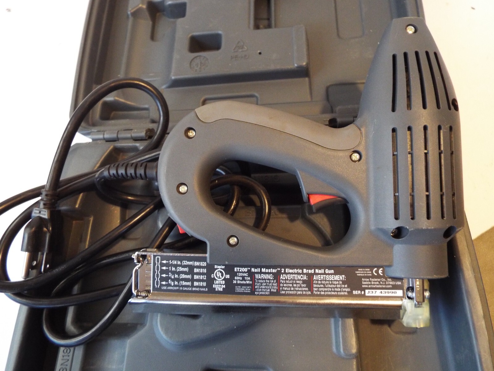 ElectroMatic Arrow ET200 Nail Master 2 Brad Nail Gun With Case Nailer