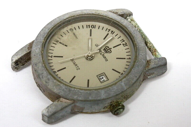 King Quartz 2 LD0154 quartz ladies watch for repairs for parts