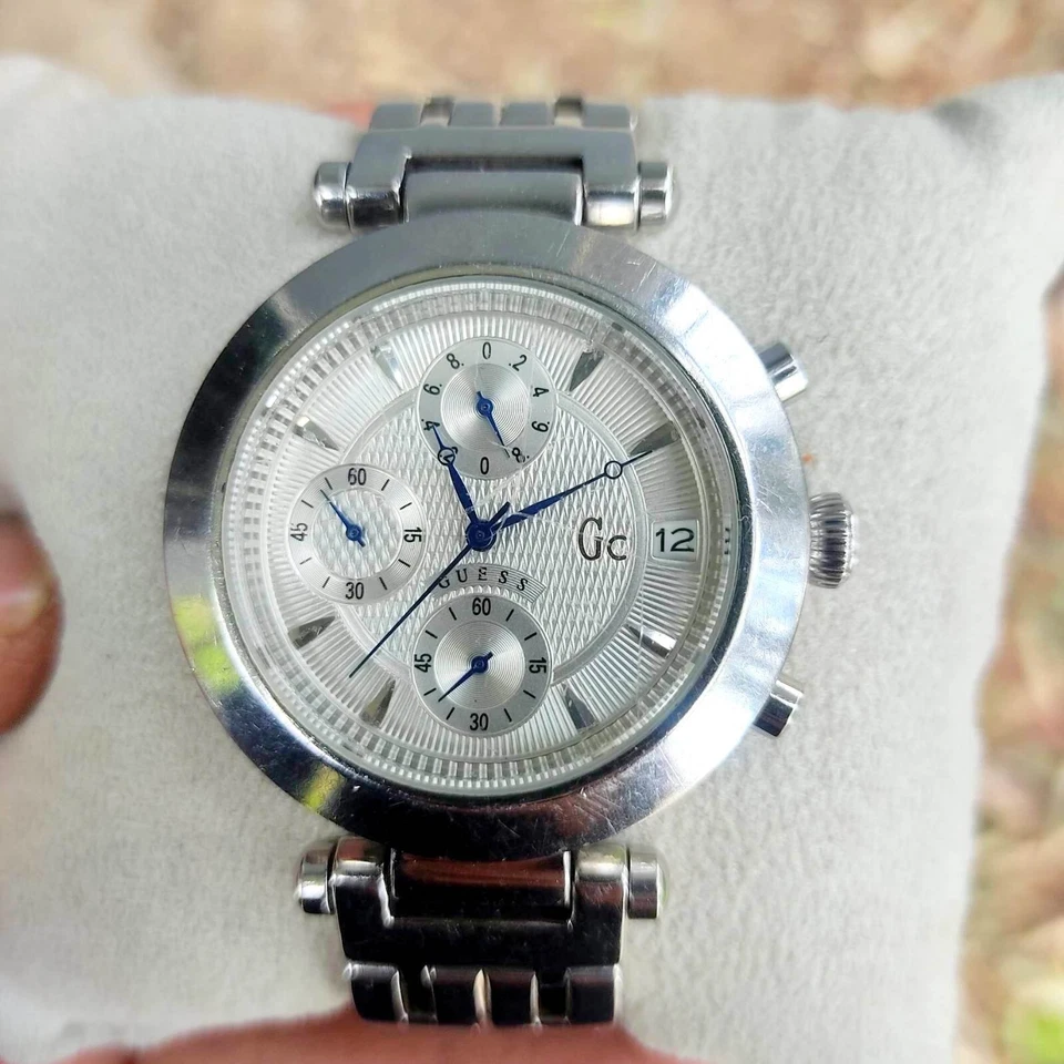 Swiss Watch GC Guess Women's Silver Strap Vintage Japan Movement Perfect W Case - Image 4 of 4