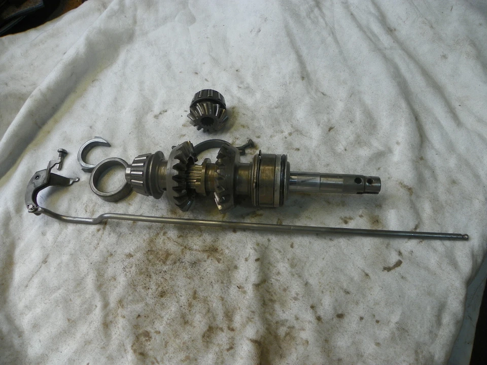 Johnson 28HP Evinrude 1962 Outboard OMC Lower Unit Gear Shaft Shifter Sea Horse - Image 2 of 4