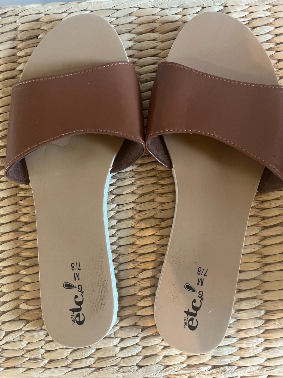 Sandals/slides by Rue 21, etc!, size M, 7/8-image