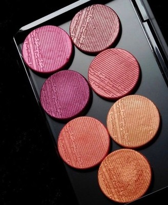 MAC Extra Dimension Skinfinish Highlighter Beaming Blush 9g/0.31 oz NEW IN BOX