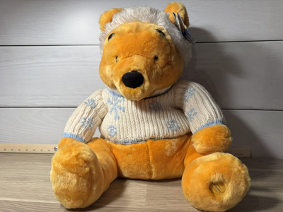 Disney Winnie the Pooh Plush 17 inches Sitting Disney Store Exclusive Christmas