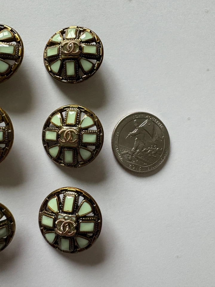 CHANEL Baroque Round Design 23 cm (23mm) XL BUTTONS Set of 6 Light Green & Brass - Image 2 of 4
