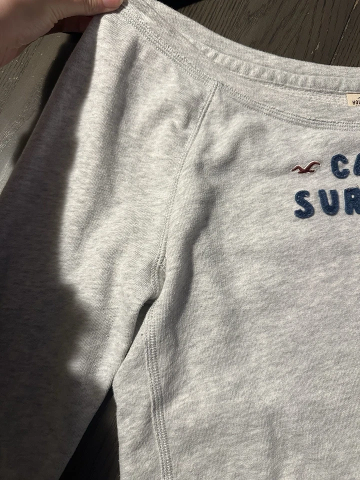 Sudadera para mujer Hollister con hombros descubiertos, gris jaspeado claro, talla L Foto 3 de 4