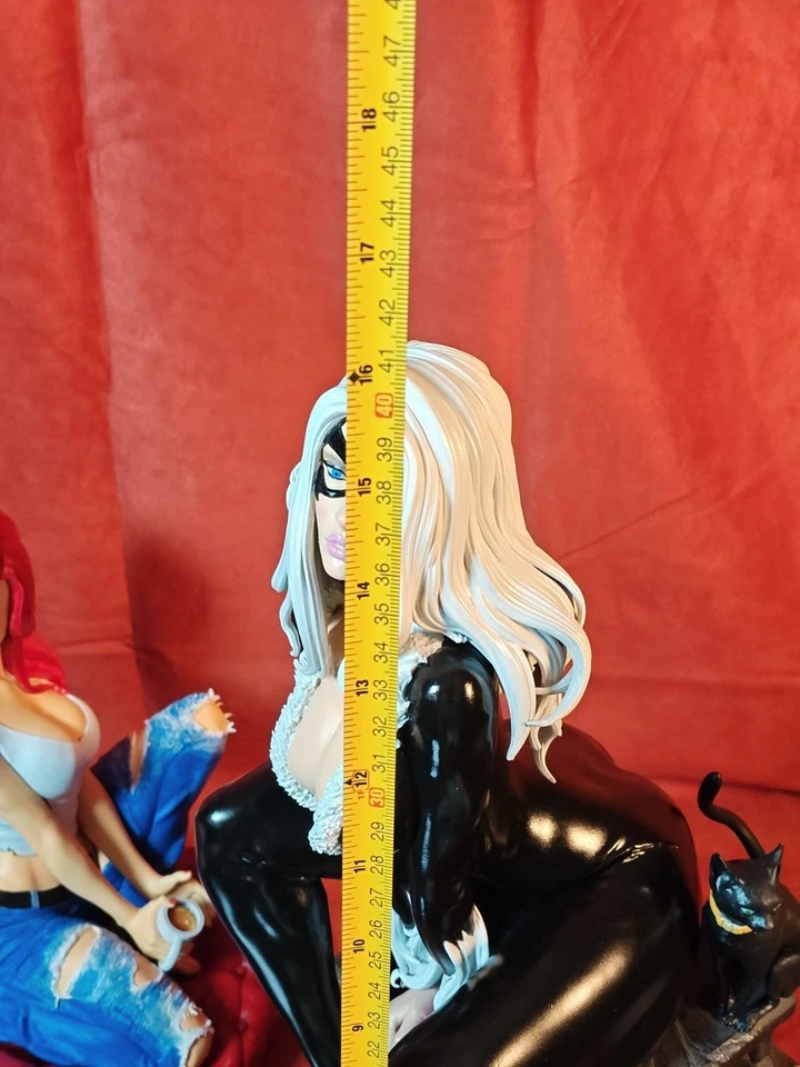 Estatua de gato negro pintada profesionalmente de 16" de alto de Marvel Comics Foto 3 de 4