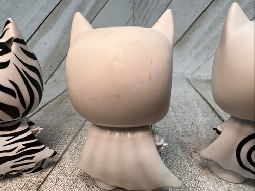 Funko Mystery Mini DC Lot 3 White Variant Batman - Picture 8 of 11
