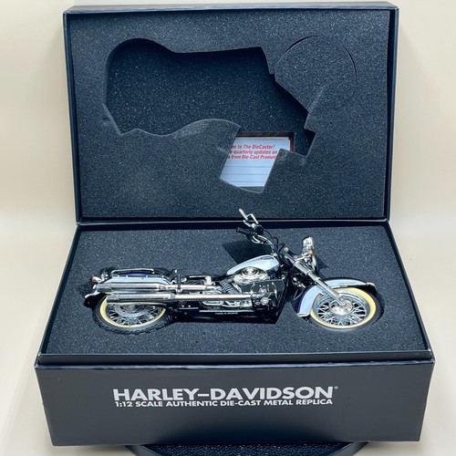 ERTL 1/12 Harley Davidson 2009 FLSTN Softail Deluxe Big Purple Flake 81083 - Picture 20 of 24
