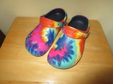 Crocs Adult Rainbow Colors Tie Dye Clogs Slip Resistant Soles Size W/8 M/6