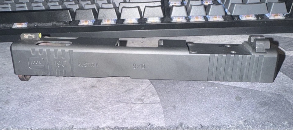 Glock 19C Gen 3 com corrediça de corte RMSc completa compensada, portada, fabricante de equipamento original 9 mm - Imagem 3 de 4