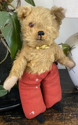 Antiker Vintage Mohair Teddybär evtl. Omega mit roter Filzhose