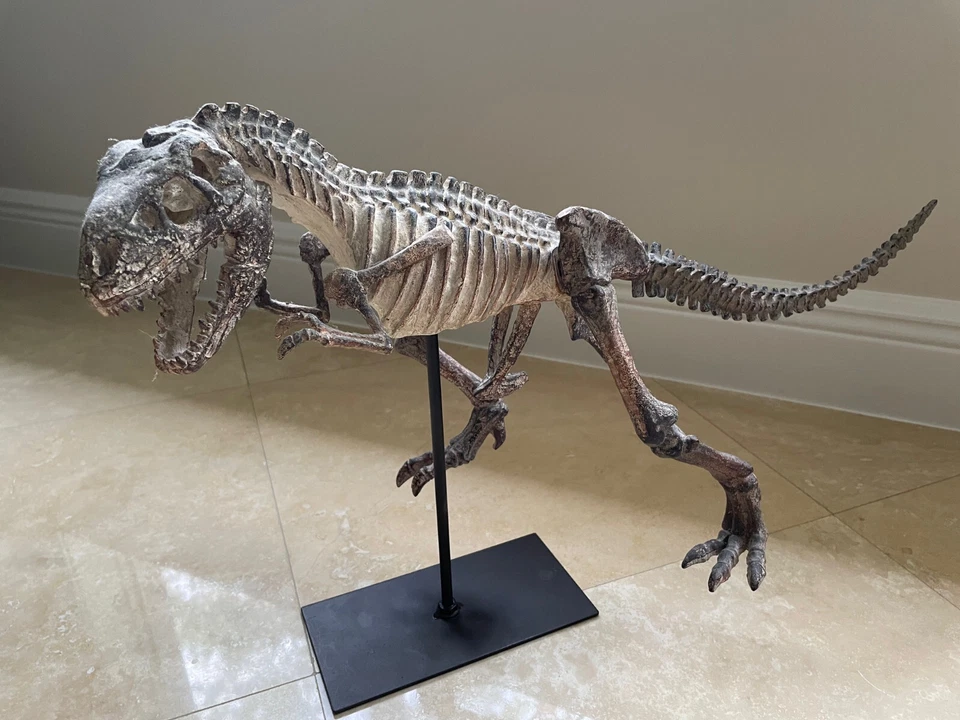 Las mejores estatuillas T-Rex de poliresina con caoba oscura - Juego de 2 - 21x14x6, 24x14x9 Foto 4 de 4